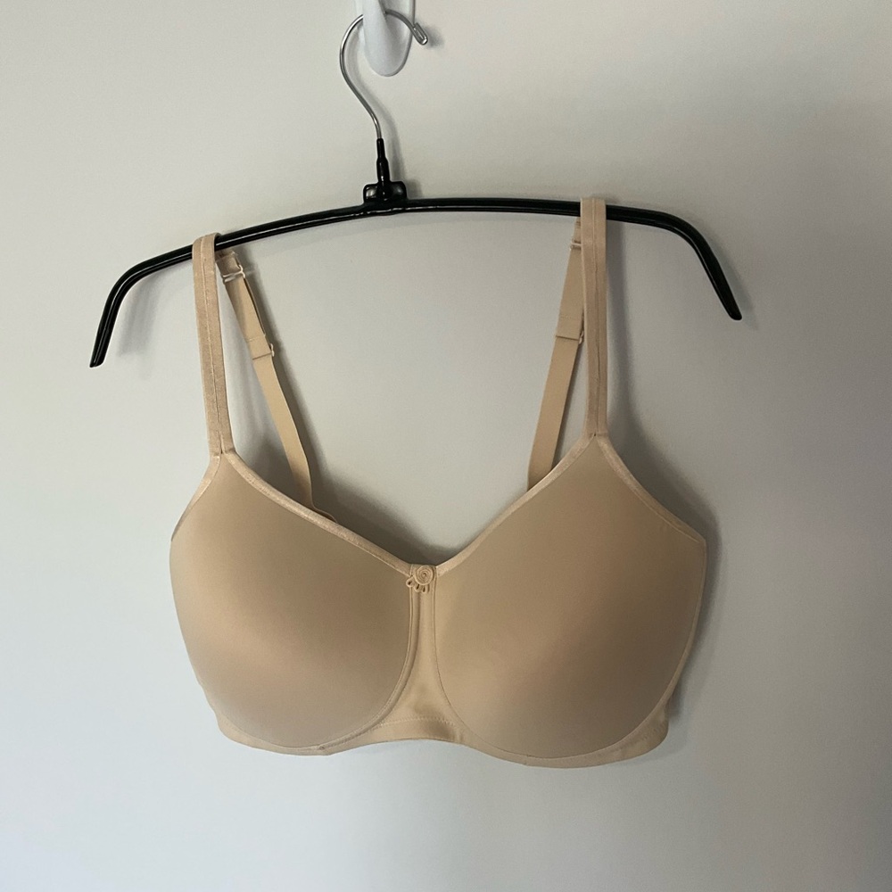 Amoena mastectomy bra NWT 38D NEVER WORN light nude color